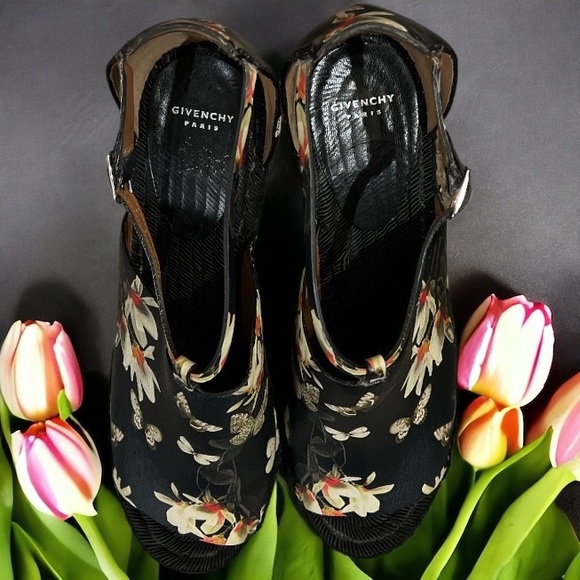 Givenchy: Floral-Print Wedge Leather Wedge Sandals - Picture 2 of 6